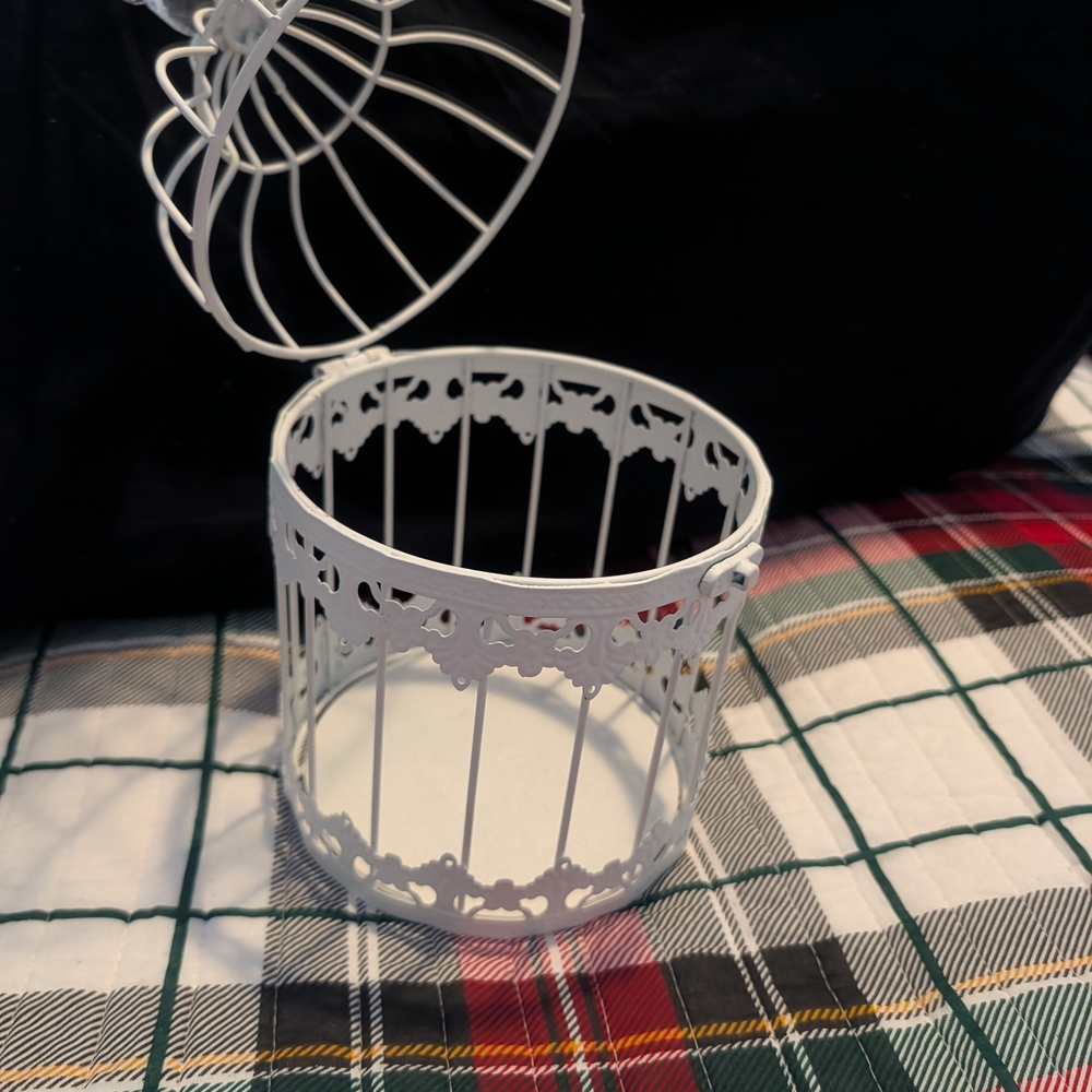 Home Collection White Ornate Lantern - Picture 3 of 8